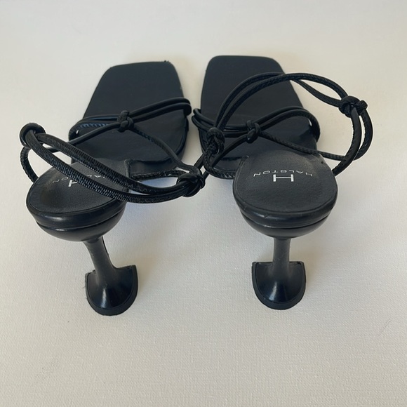 NWOT H by HALSTON PICASSO BLACK STRAPPY SQUARE TOE SPOOL HEELS SANDALS 8.5M - Picture 9 of 12